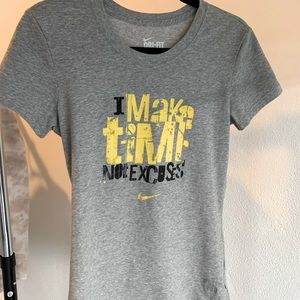 Nike Dri-Fit Womens T-shirt. Sz M. Great condition!